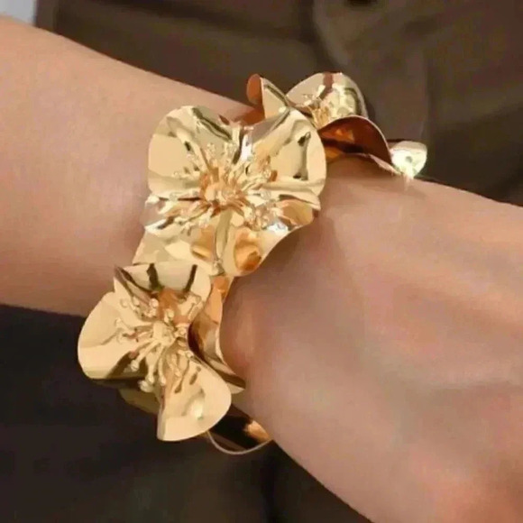 Flower cuff banfle chic classic luxury trending - Picture 3 of 3
